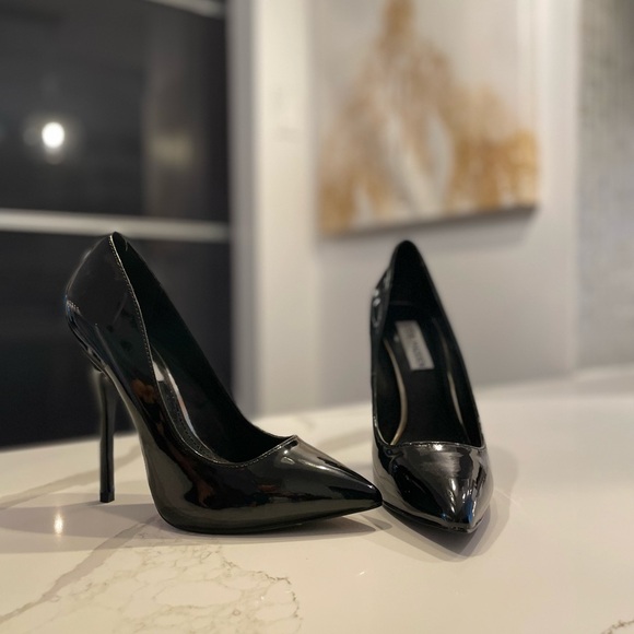 Steve Madden Black Pumps Size 7 - Picture 3 of 3